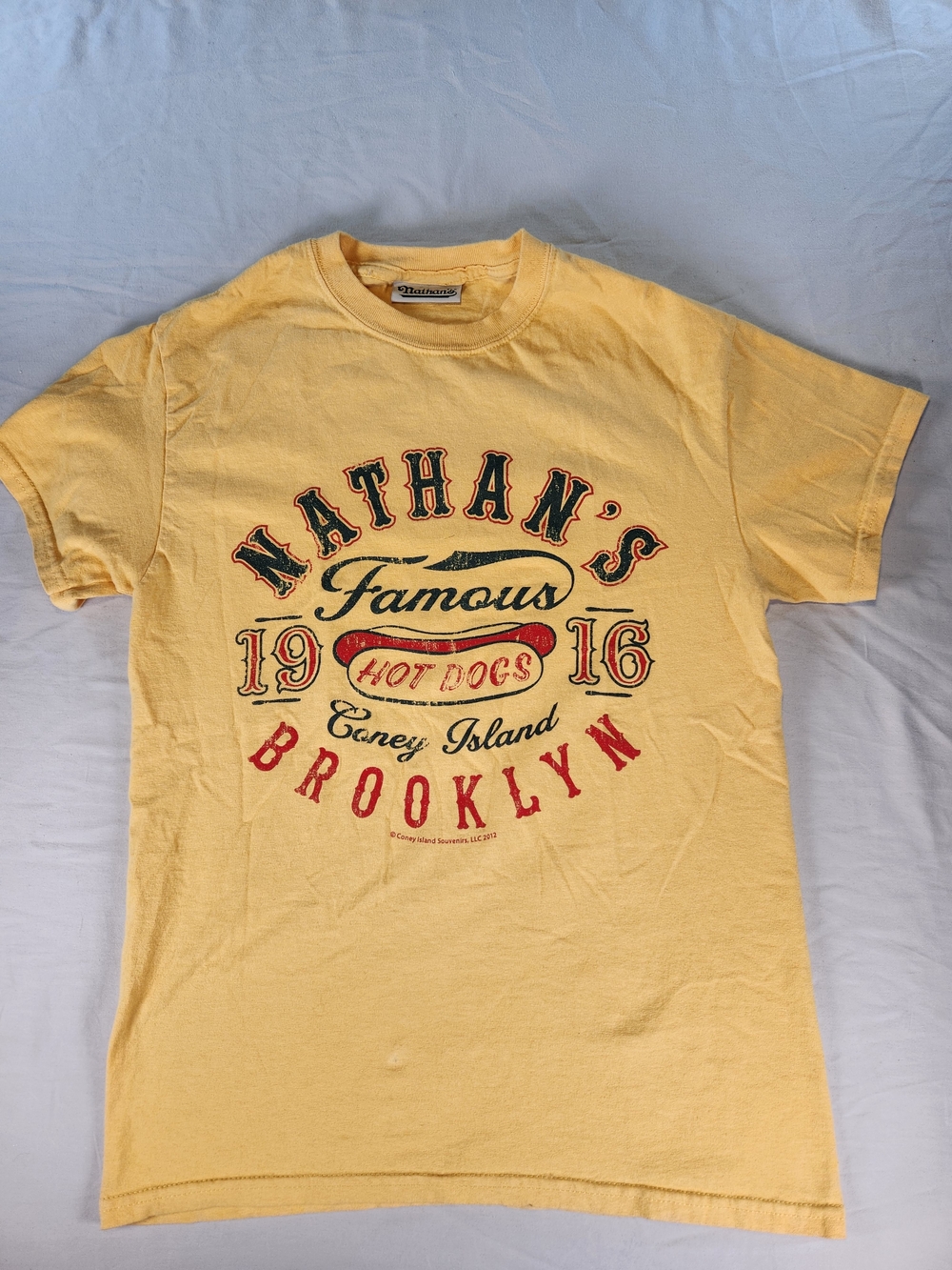 Nathan's Famous Hot Dogs Coney Island Men's Yellow Graphic T-Shirt Size S